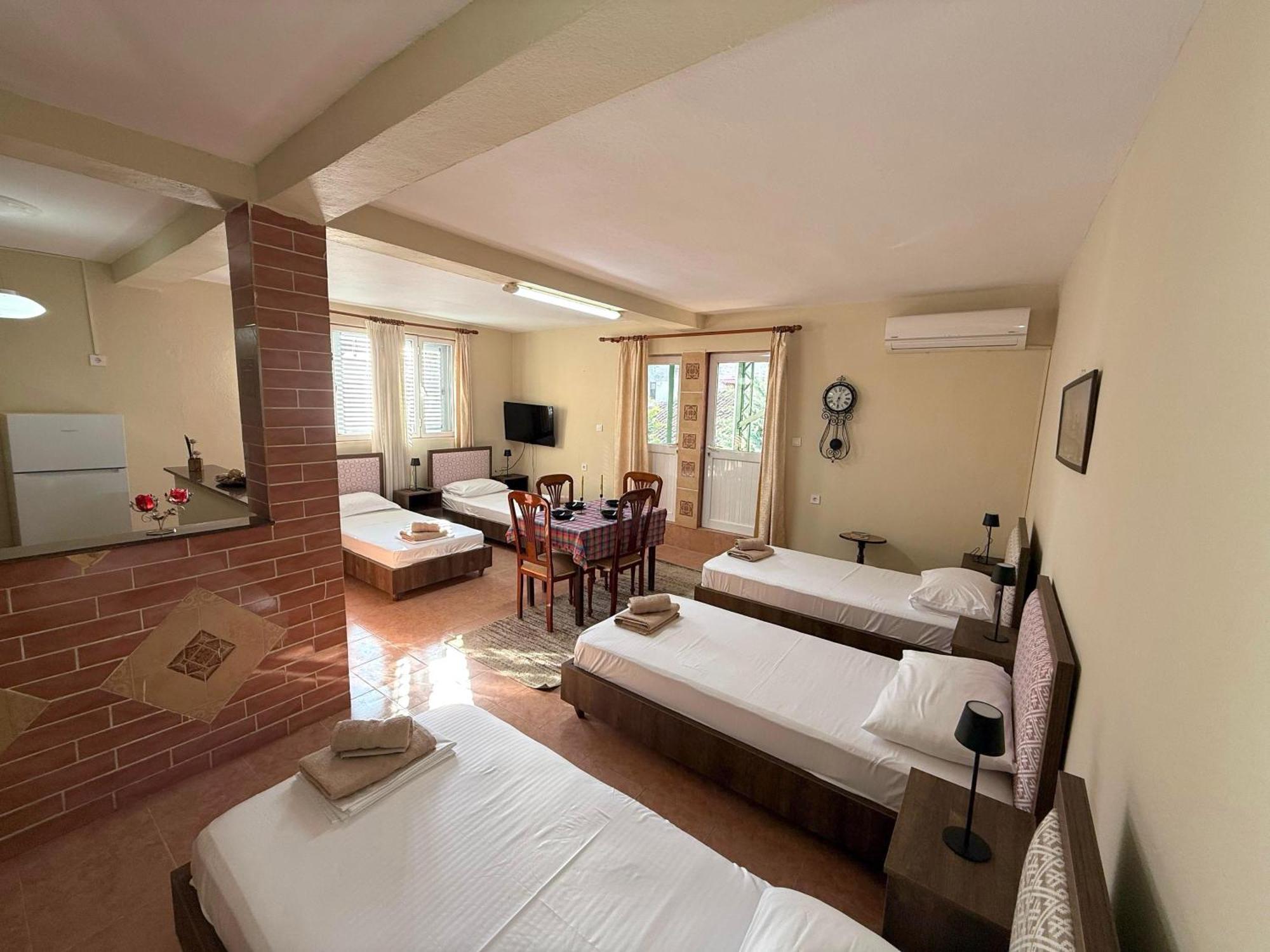 Shkodra Guest House & Trips 外观 照片