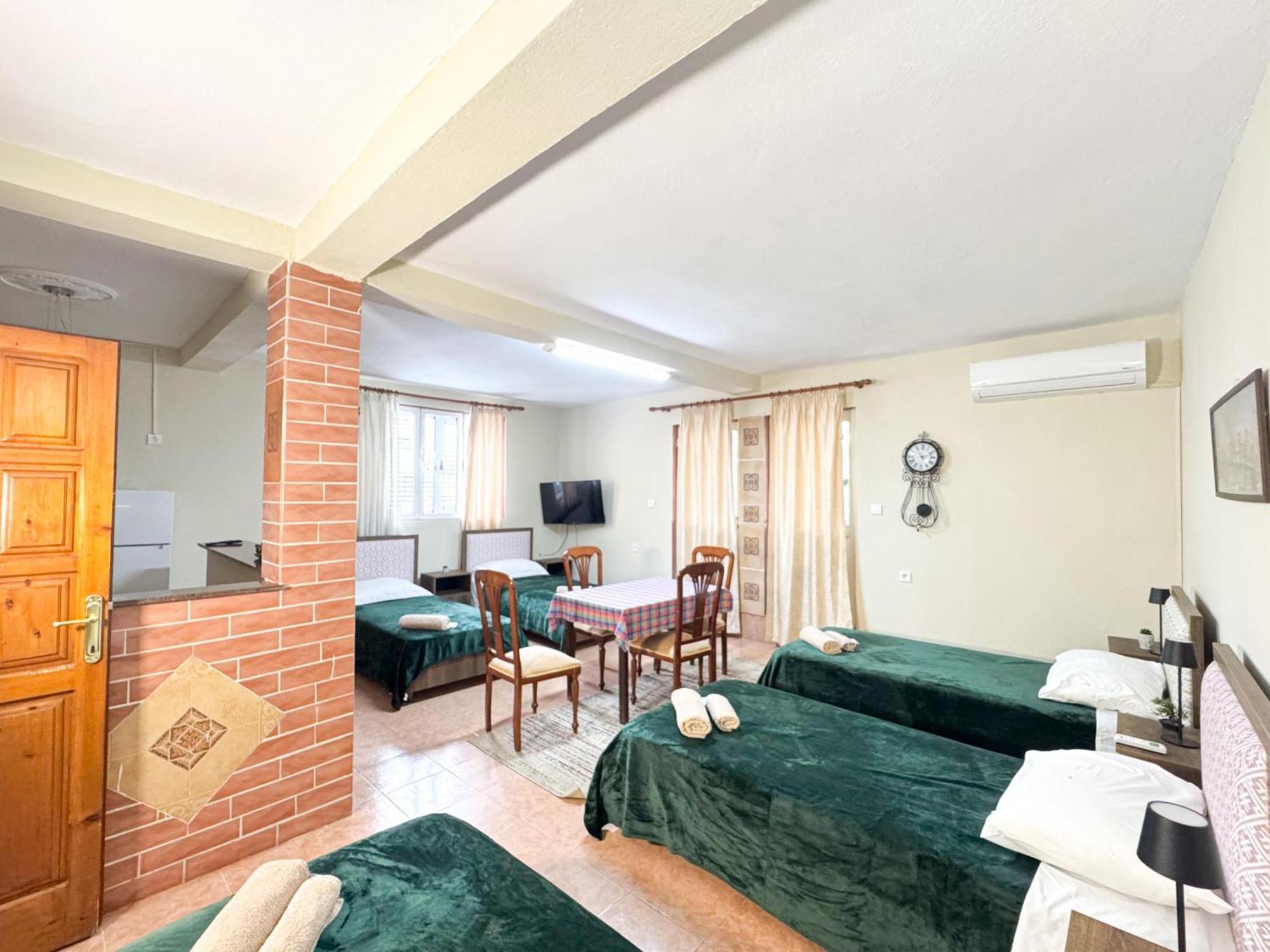Shkodra Guest House & Trips 外观 照片